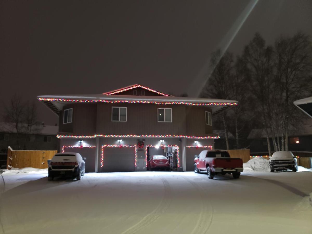Beautiful 2 Bedroom 1 Bath Apartment With Private Garage Anchorage Eksteriør billede
